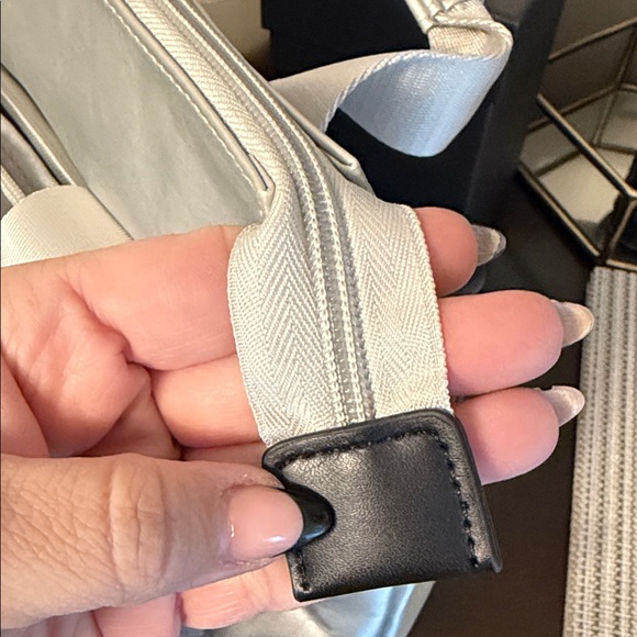 Ihkwip crossbody quilted metallic silver  Bag - Picture 15 of 16